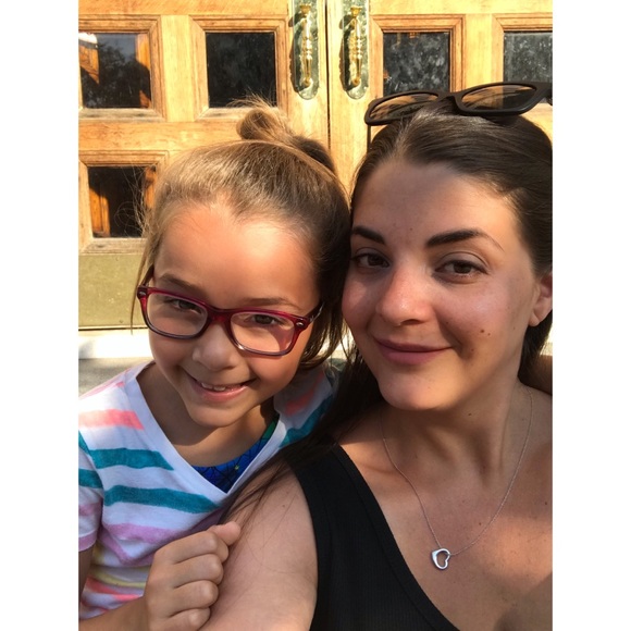 Meet your Posher, Brittany - Picture 3 of 7